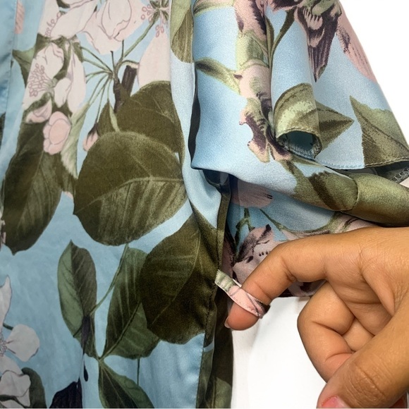 Victoria’s Secret Here Comes The Bride Satin Floral Blue Flounce Kimono Robe XS - Picture 8 of 10